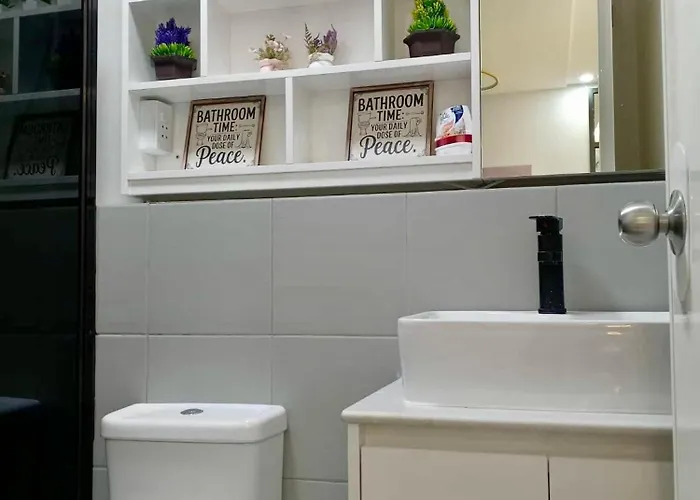 Apartment 9two7 *